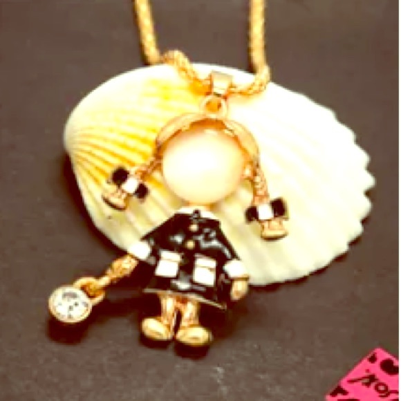 Betsey Johnson Jewelry - NWT👧🏻🖤Betsey Johnson RARE Crystal Girl Necklace
